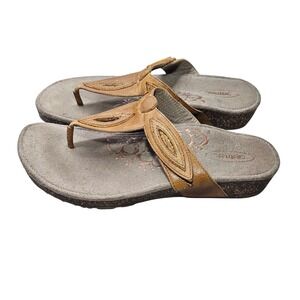 Aetrex Leather Thong Sandals Size 6 Women's Comfort Casual Tan Cork Bottom‎ #375